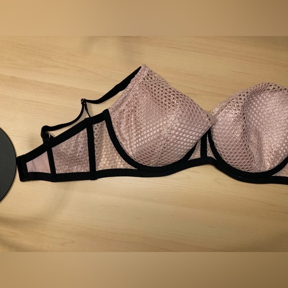 Victoria’s Secret Very Sexy Fishnet Lace pink Pushup Bra 32DD - Picture 4 of 11